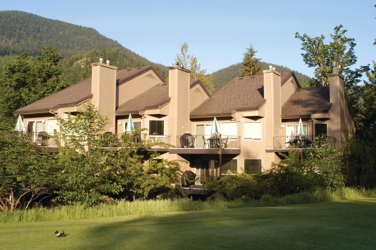 Whispering Woods Resort Welches Kültér fotó