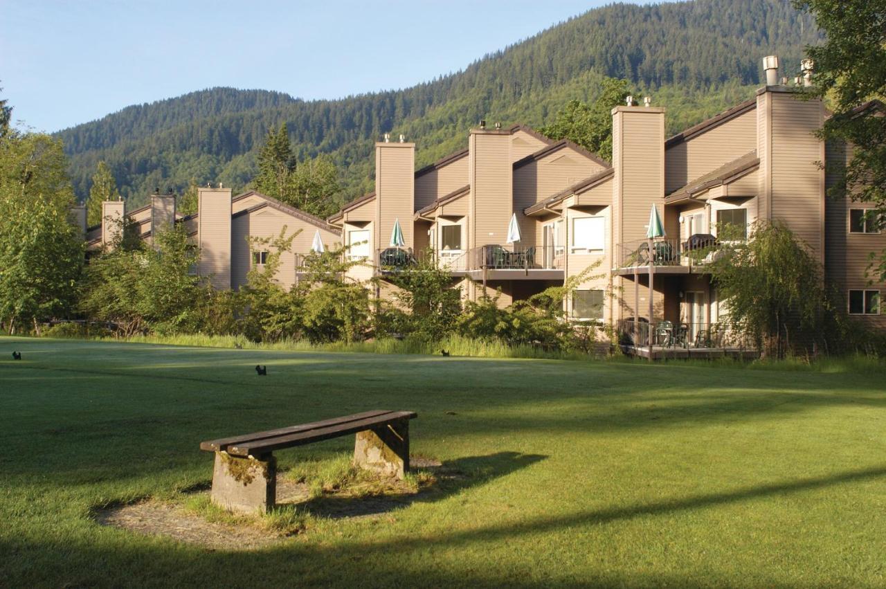 Whispering Woods Resort Welches Kültér fotó