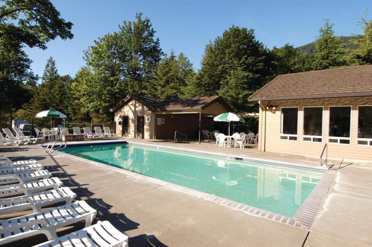 Whispering Woods Resort Welches Kültér fotó