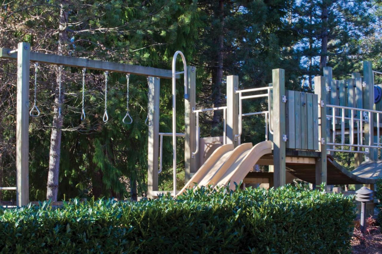 Whispering Woods Resort Welches Kültér fotó