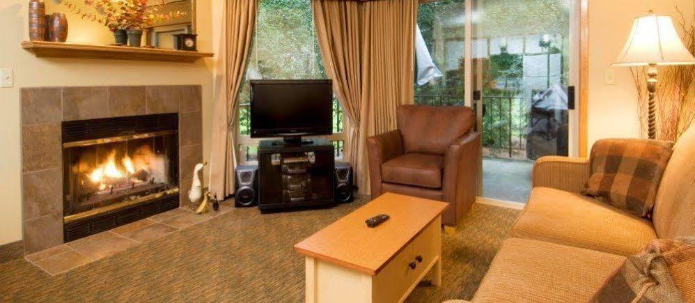 Whispering Woods Resort Welches Kültér fotó